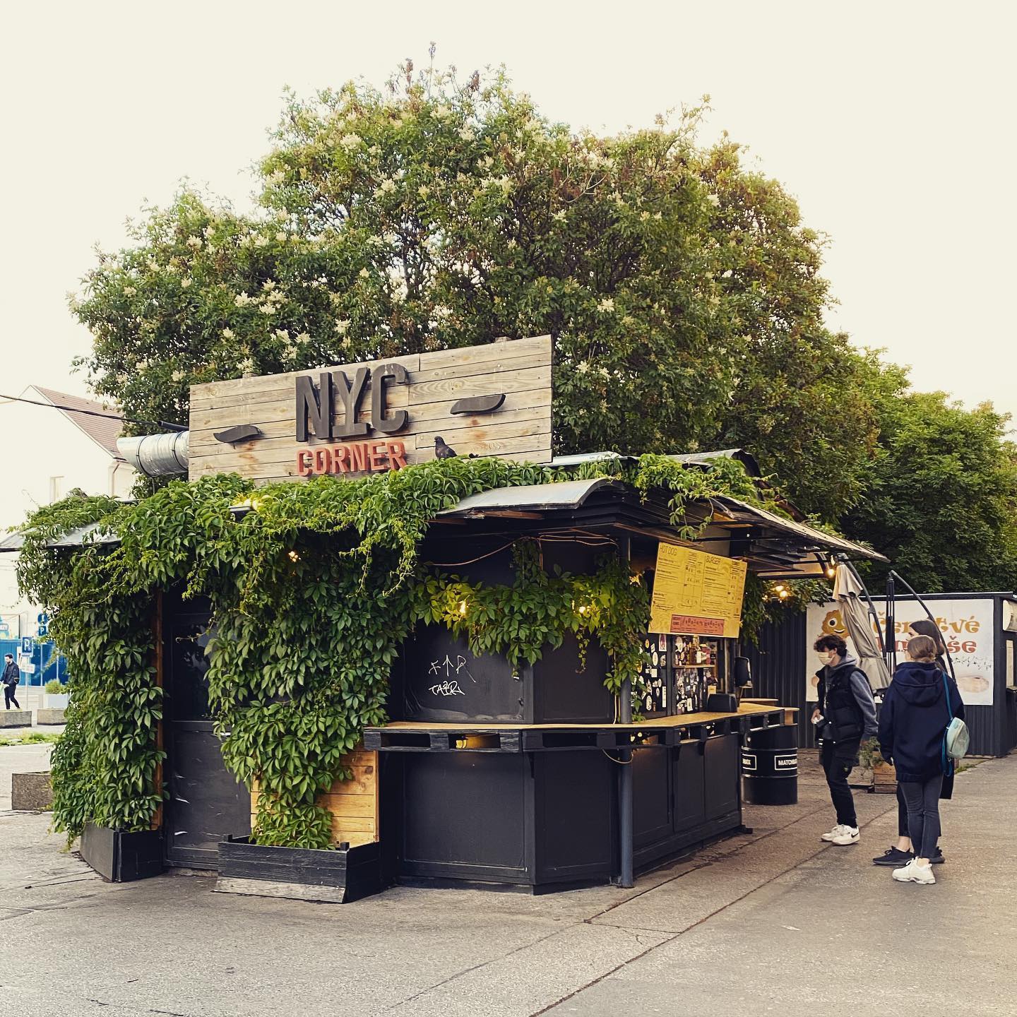 NYC Corner - хот-доги в Братиславе